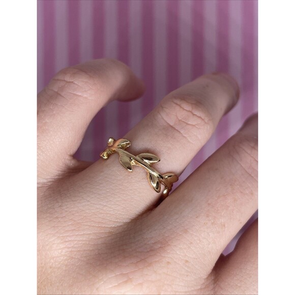 Gold Leaf Branch Ring Size 6.5 – Dainty Nature-Inspired Boho Stackable Costume - Picture 1 of 6